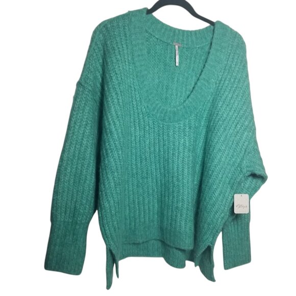 NWT Free People Women's Oversized Slouchy Scoop Neck Sweater Sz XS - Picture 1 of 7